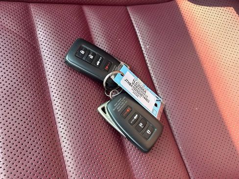 Used 2016 Lexus IS 200t w/ F Sport Package RWD image 18