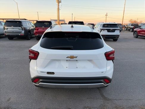New 2026 Chevrolet Trax LT w/ Sunroof Package image 5
