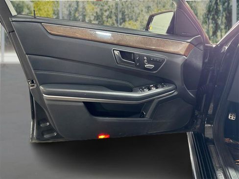 Used 2014 Mercedes-Benz E 350 4MATIC Sedan image 18