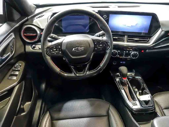 Certified 2024 Chevrolet Trax RS w/ Sunroof Package FWD image 17