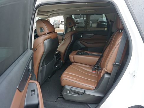 Used 2023 Acura MDX SH-AWD w/ Advance Package image 14