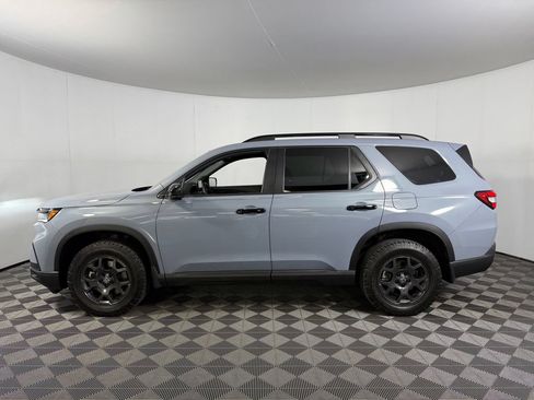 Used 2024 Honda Pilot TrailSport image 8