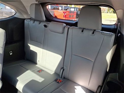 Used 2021 Toyota Highlander Platinum image 9