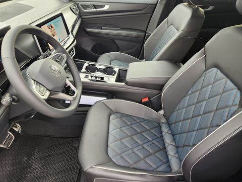 New 2026 Volkswagen Atlas Cross Sport SEL Premium R-Line image 19