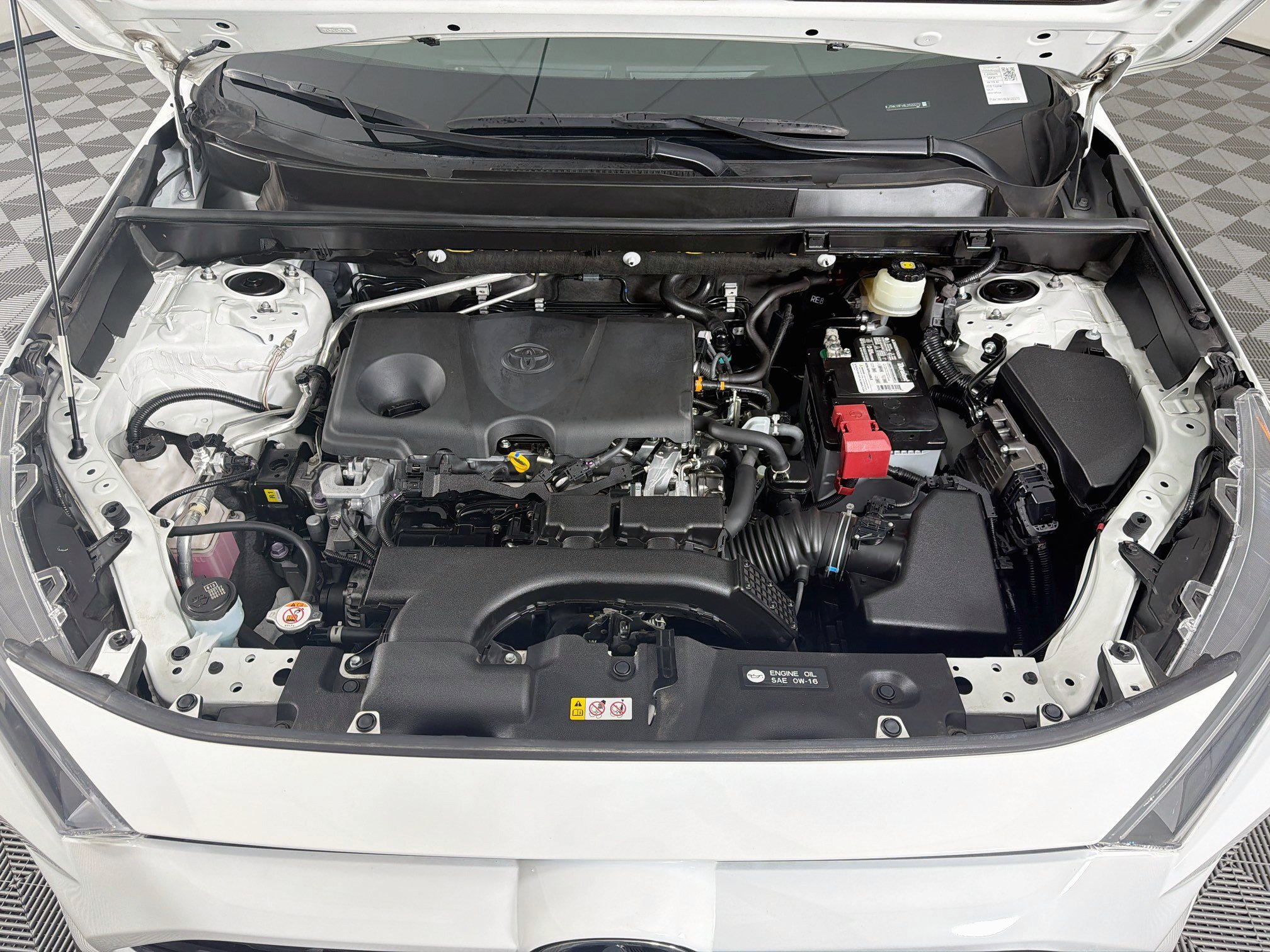Used 2020 Toyota RAV4 LE w/ Carpet Mat Package FWD image 32