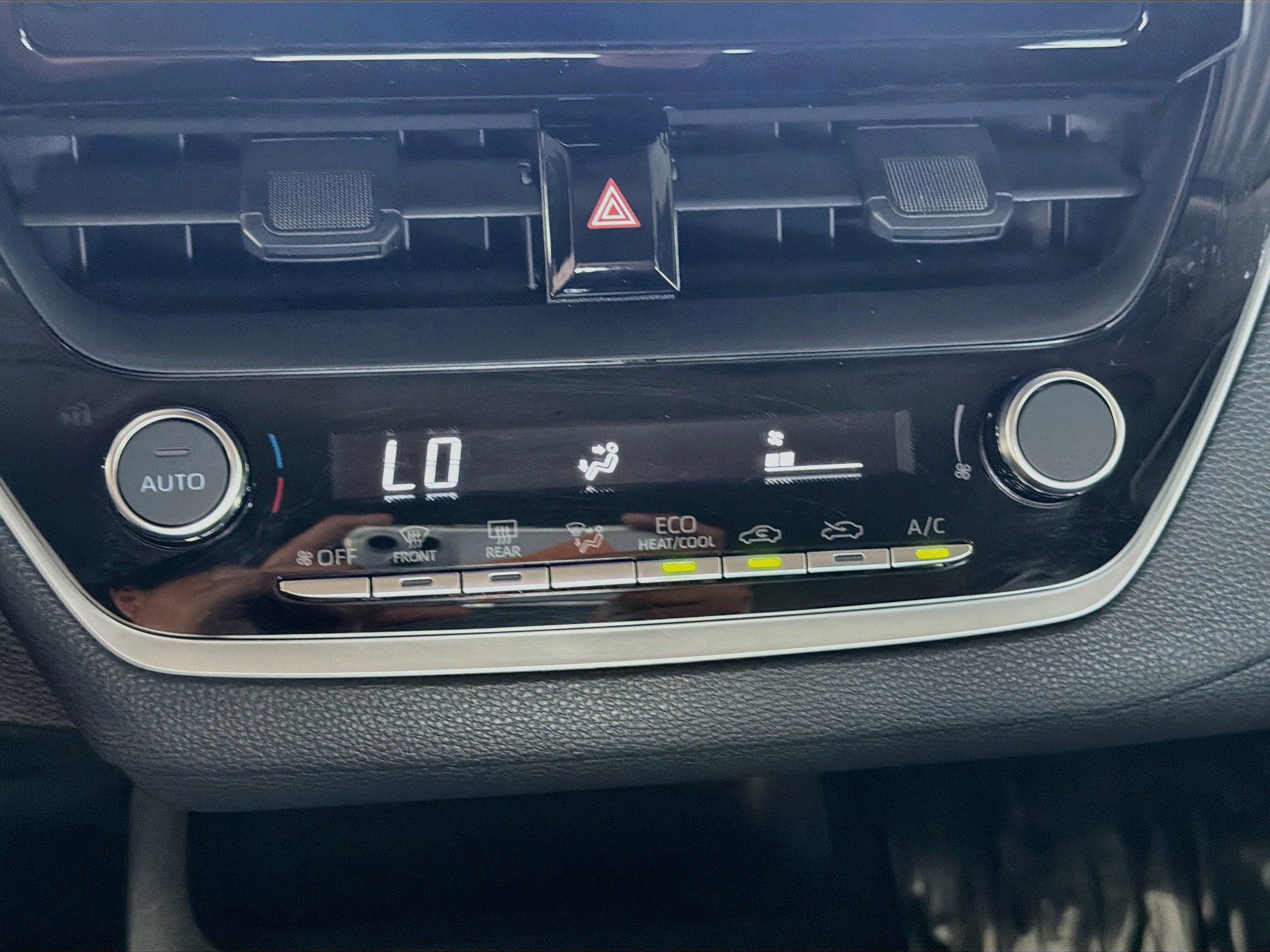 Used 2025 Toyota Corolla LE FWD image 23