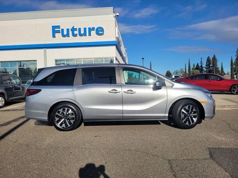 New 2026 Honda Odyssey EX-L image 4