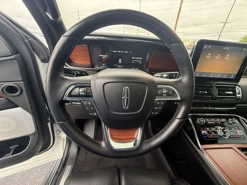 Used 2020 Lincoln Navigator Reserve w/ Equipment Group 208A Reserve AWD/4WD image 16