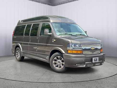 Used 2020 Chevrolet Express 2500 w/ Enhanced Convenience Package RWD image 1