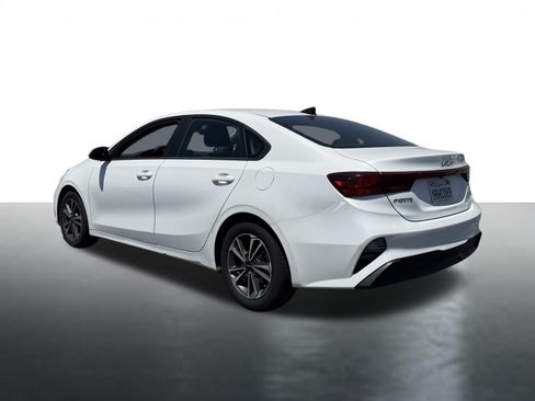 Used 2023 Kia Forte LXS FWD image 5