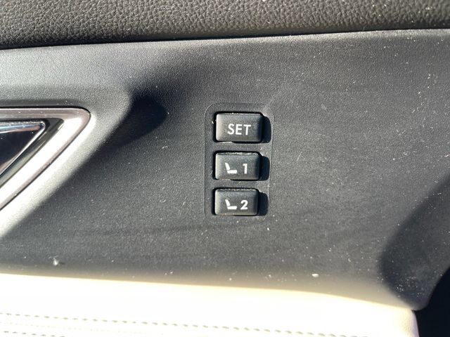 Used 2019 Subaru Ascent Limited AWD/4WD image 32