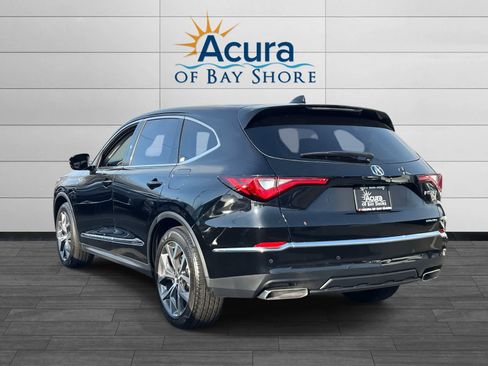 Used 2023 Acura MDX SH-AWD w/ Technology Package image 2