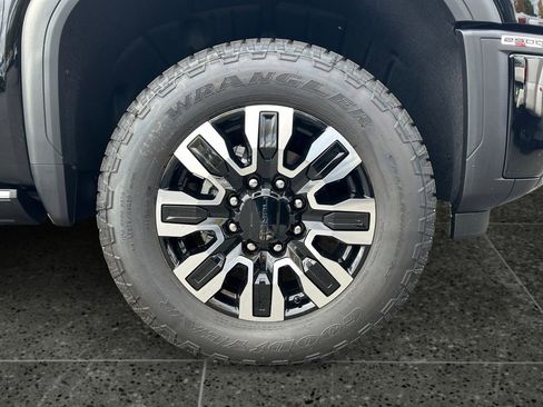 New 2025 GMC Sierra 2500 Denali Ultimate w/ Max Trailering Package image 9