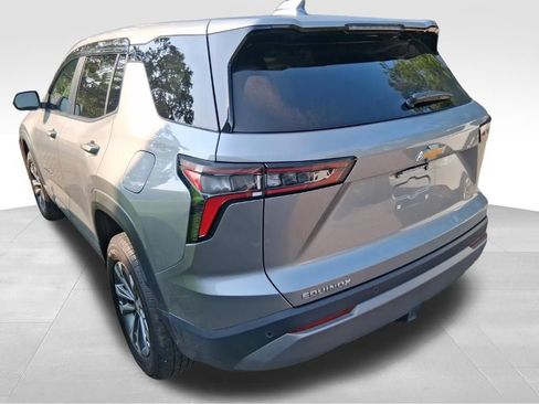Used 2026 Chevrolet Equinox LT w/ Convenience Package II FWD image 7