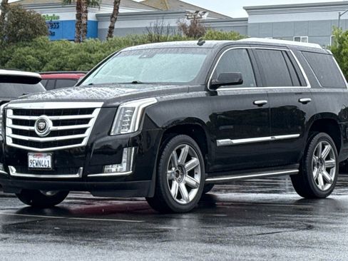 Used 2015 Cadillac Escalade Premium image 9