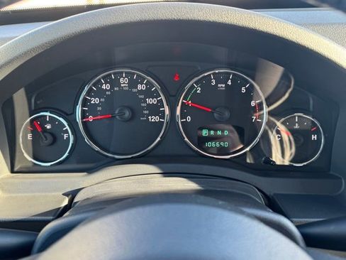 Used 2011 Jeep Liberty Sport image 22