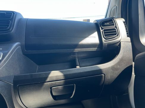 Used 2025 RAM ProMaster 2500 w/ Convenience Group FWD image 19