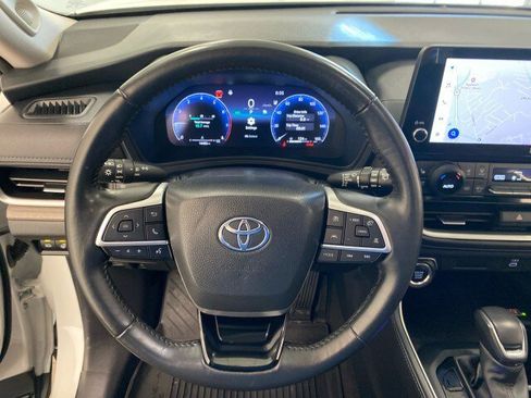 Used 2024 Toyota Grand Highlander Limited image 20