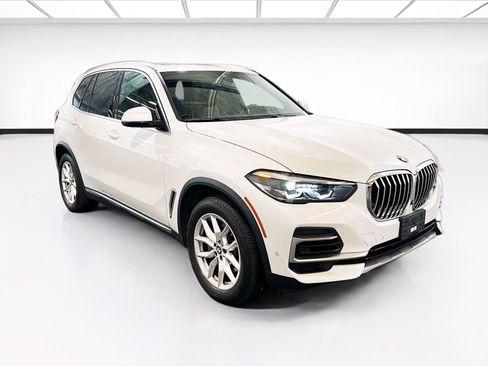 Used 2023 BMW X5 xDrive40i w/ Parking Assistance Package AWD/4WD image 3