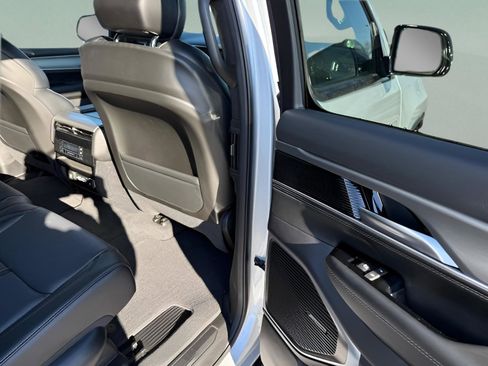 New 2026 Jeep Grand Wagoneer Limited image 11