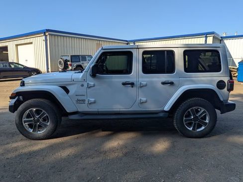 Used 2020 Jeep Wrangler Unlimited Sahara AWD/4WD image 15