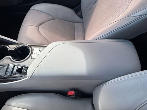 Used 2021 Toyota Camry XSE image 41