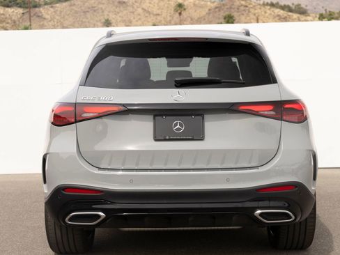 Used 2026 Mercedes-Benz GLC 300 image 4