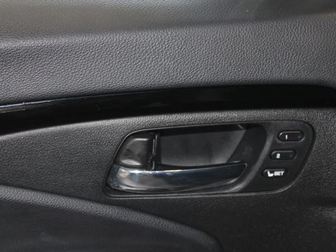Used 2021 Honda Pilot Touring image 6