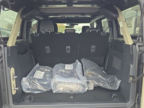 New 2025 Ford Bronco Outer Banks w/ Sasquatch Package image 7