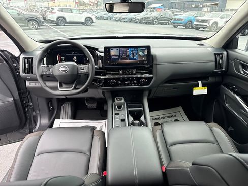 New 2026 Nissan Pathfinder SL FWD image 12