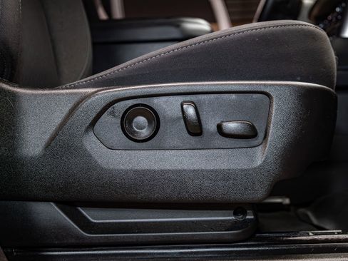 Used 2024 Chevrolet Suburban LS image 26