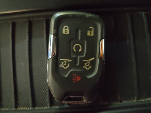 Used 2015 Chevrolet Suburban LTZ image 32