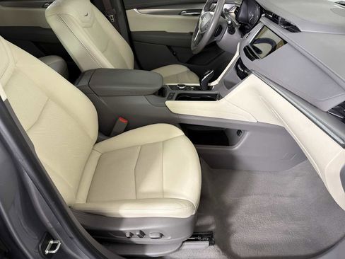 Used 2024 Cadillac XT5 Premium Luxury w/ Technology Package image 11