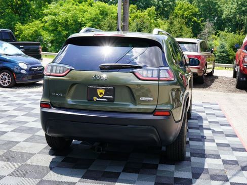 Used 2019 Jeep Cherokee Latitude w/ Popular Appearance Group AWD/4WD image 18