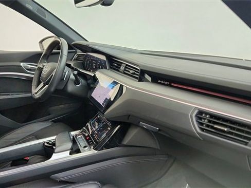 Used 2023 Audi e-tron S Prestige w/ Prestige Package image 20