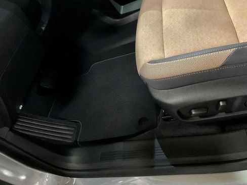 New 2026 Chevrolet Equinox ACTIV w/ Convenience Package III image 18