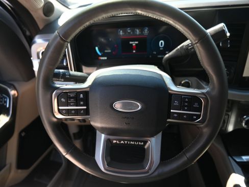 Used 2025 Ford F450 Platinum w/ Platinum Plus Package AWD/4WD image 32