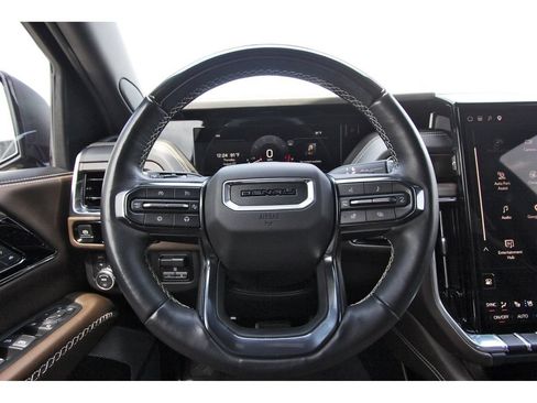 Used 2025 GMC Yukon Denali Ultimate AWD/4WD image 15