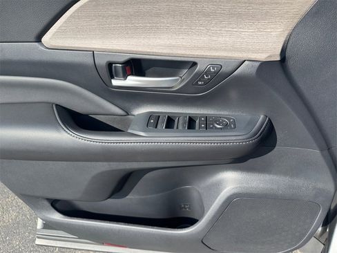 Used 2026 Toyota Grand Highlander Limited image 30