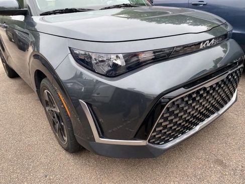 Used 2023 Kia Soul EX FWD image 3