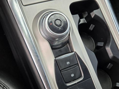 Certified 2022 Ford Explorer XLT w/ Equipment Group 202A AWD/4WD image 23