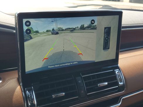 Certified 2023 Lincoln Navigator Reserve AWD/4WD image 17
