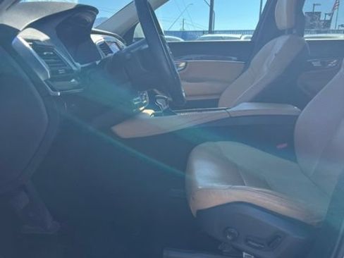 Used 2016 Volvo XC90 T6 Momentum w/ Momentum Plus Package AWD/4WD image 23