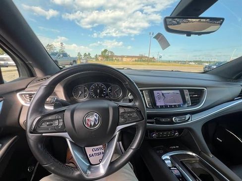 Used 2024 Buick Enclave Avenir w/ Avenir Technology Package AWD/4WD image 20
