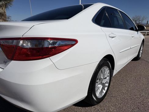 Used 2016 Toyota Camry LE image 12