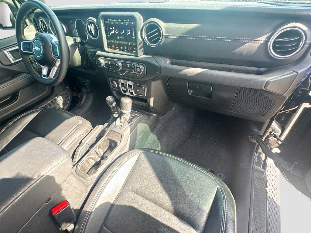 Used 2023 Jeep Wrangler Unlimited Sahara w/ Cold Weather Group AWD/4WD image 33