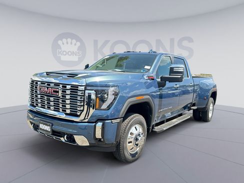 New 2026 GMC Sierra 3500 Denali w/ Denali Reserve Package AWD/4WD image 1