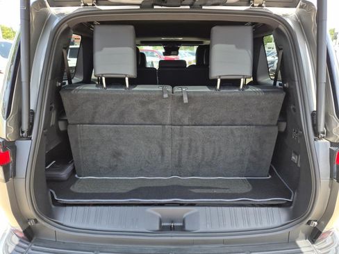 Used 2024 Lexus GX 550 w/ Accessory Package (31) AWD/4WD image 9