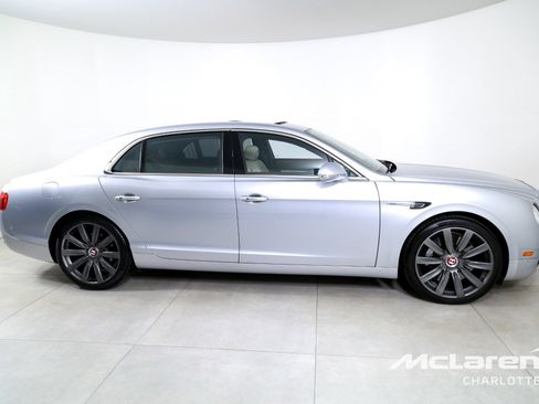 Used 2017 Bentley Flying Spur V8 image 9