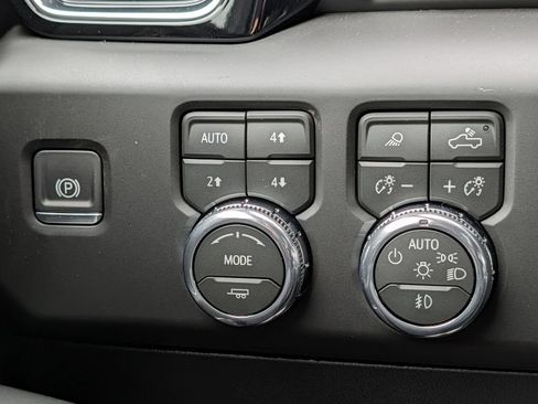 New 2026 GMC Sierra 3500 Denali w/ Denali Reserve Package AWD/4WD image 46